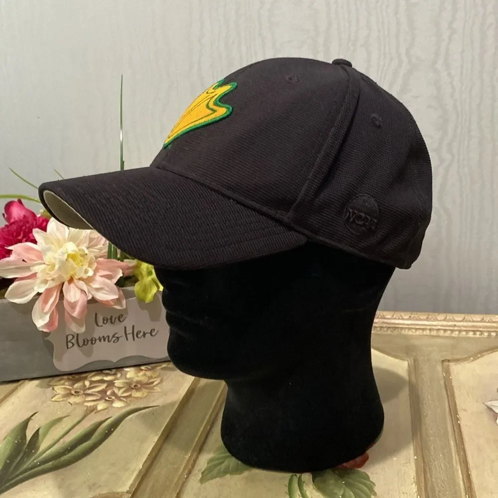 NCAA Oregon Ducks Cap Hat Adjustable Unisex Black Gold Green
